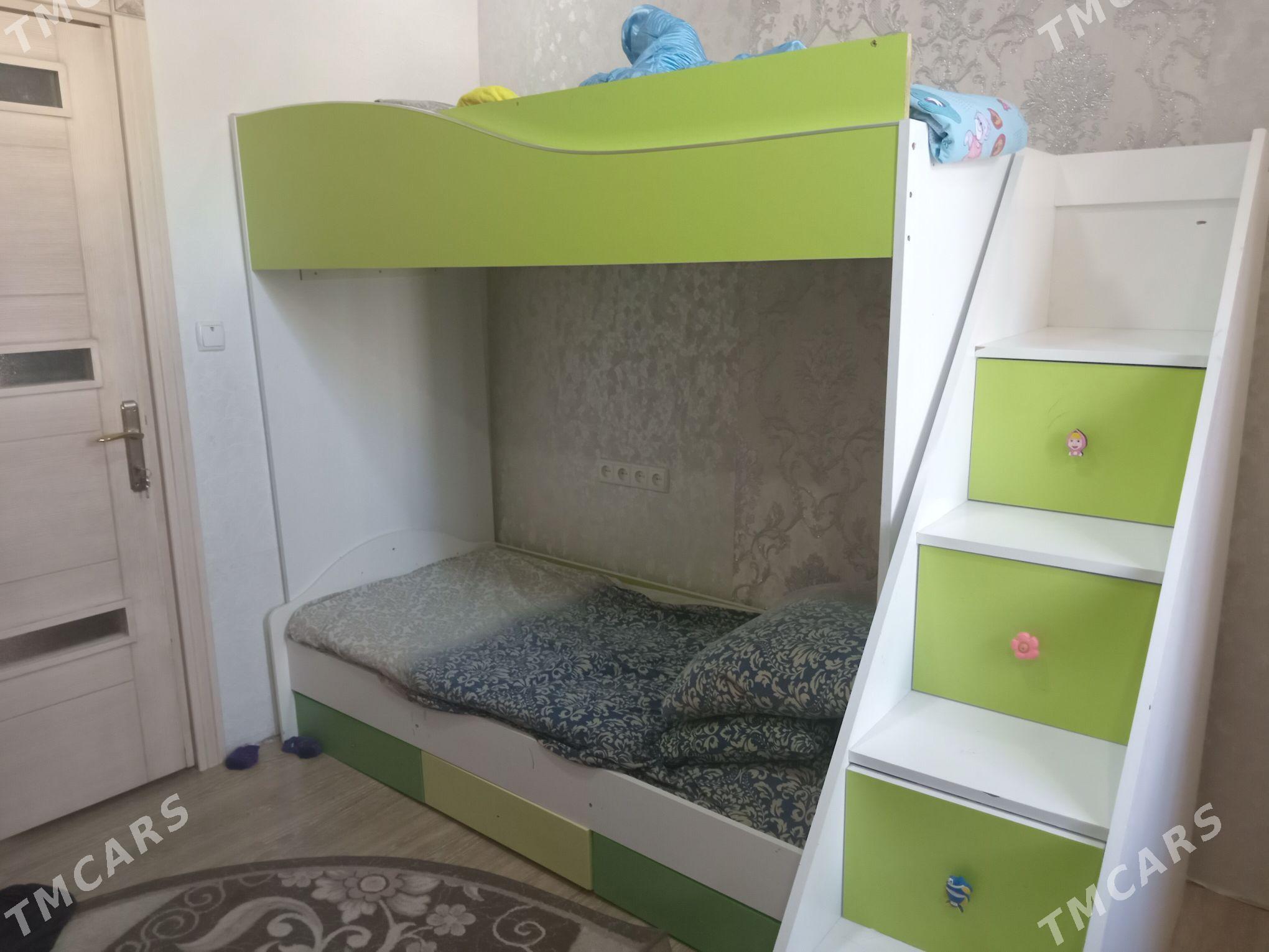 кровать детская двухэтажная - Бузмеин - img 1