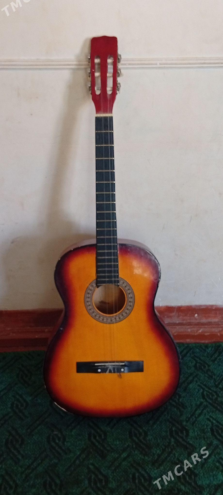 Owadanja gitara - Дянев - img 1