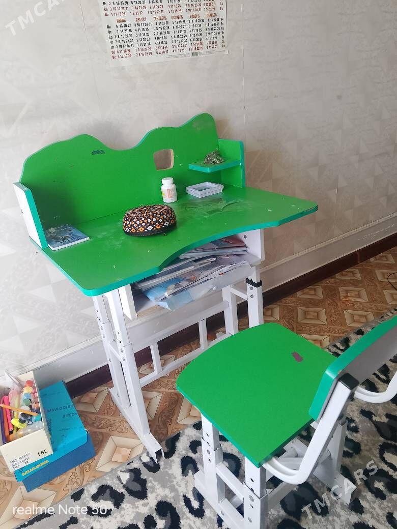 Стол письменный,детский - Мары - img 1