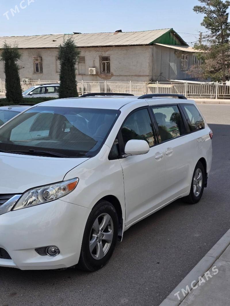Toyota Sienna 2015 - 350 000 TMT - Мары - img 1