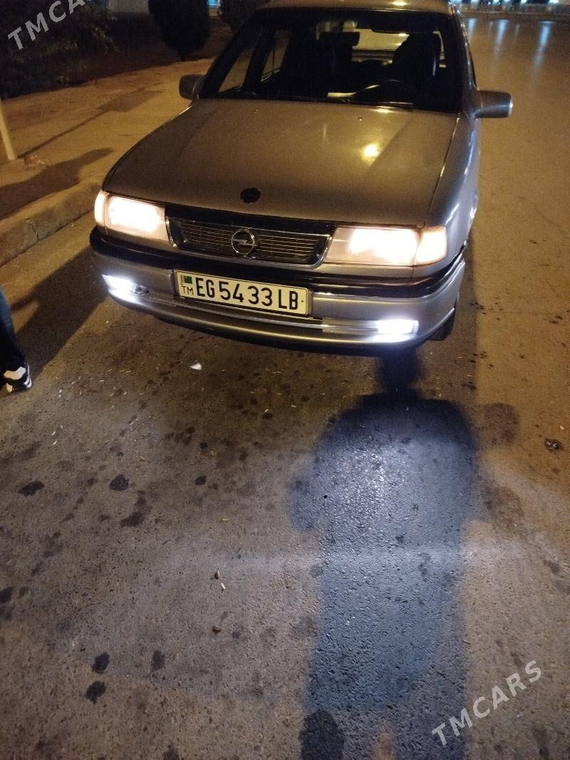 Opel Vectra 1993 - 52 000 TMT - Sakar - img 1