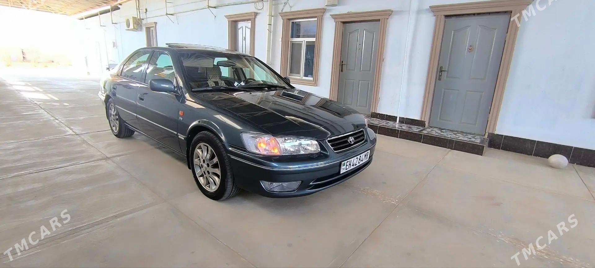 Toyota Camry 2000 - 192 000 TMT - Мары - img 1