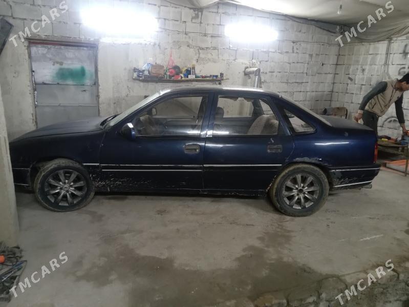Opel Vectra 1990 - 22 000 TMT - Bäherden - img 1