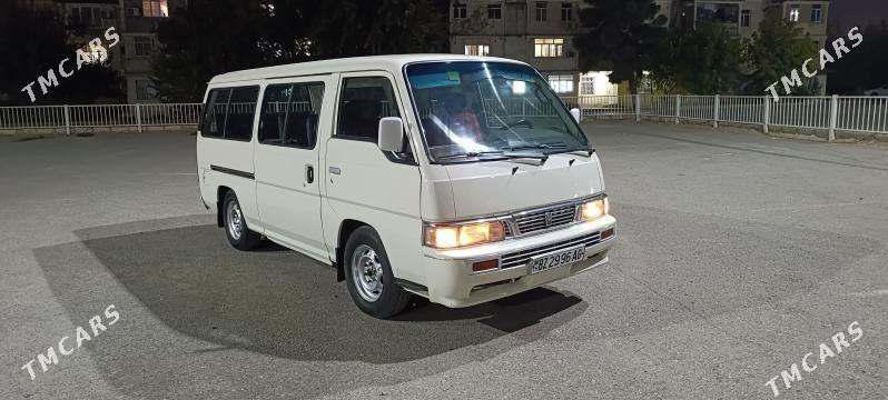 Nissan Urvan 2001 - 100 000 TMT - 6 мкр - img 1