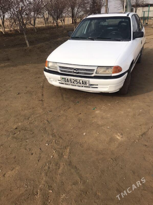 Opel Astra 1993 - 40 000 TMT - Sarahs - img 1