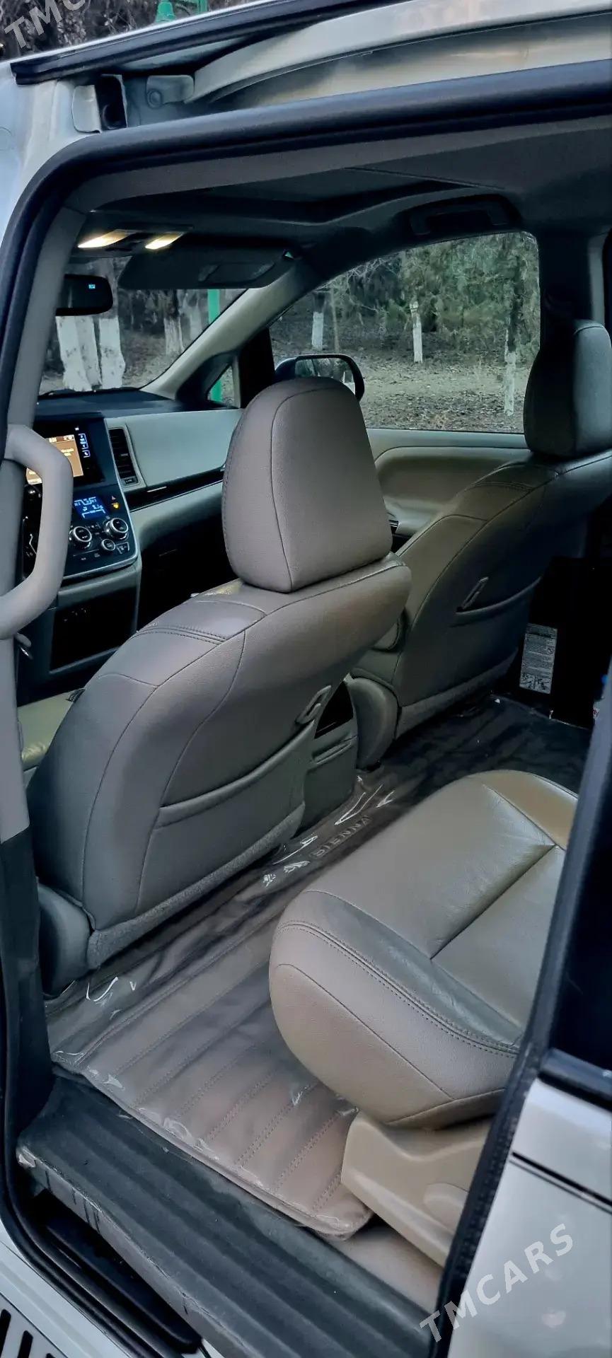 Toyota Sienna 2016 - 425 000 TMT - Gökdepe - img 1