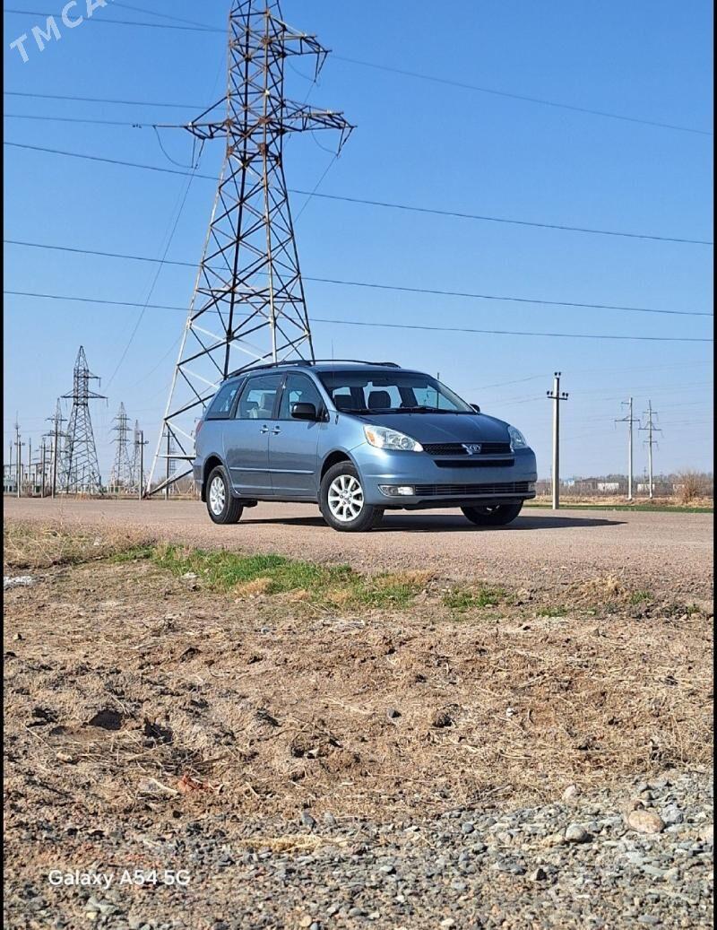 Toyota Sienna 2004 - 250 000 TMT - Köneürgenç - img 1