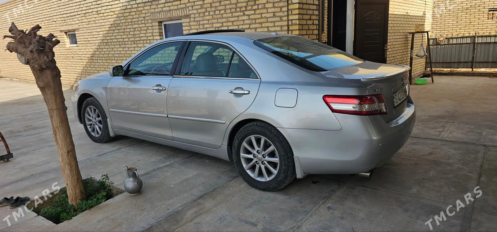 Toyota Camry 2010 - 250 000 TMT - Мары - img 1