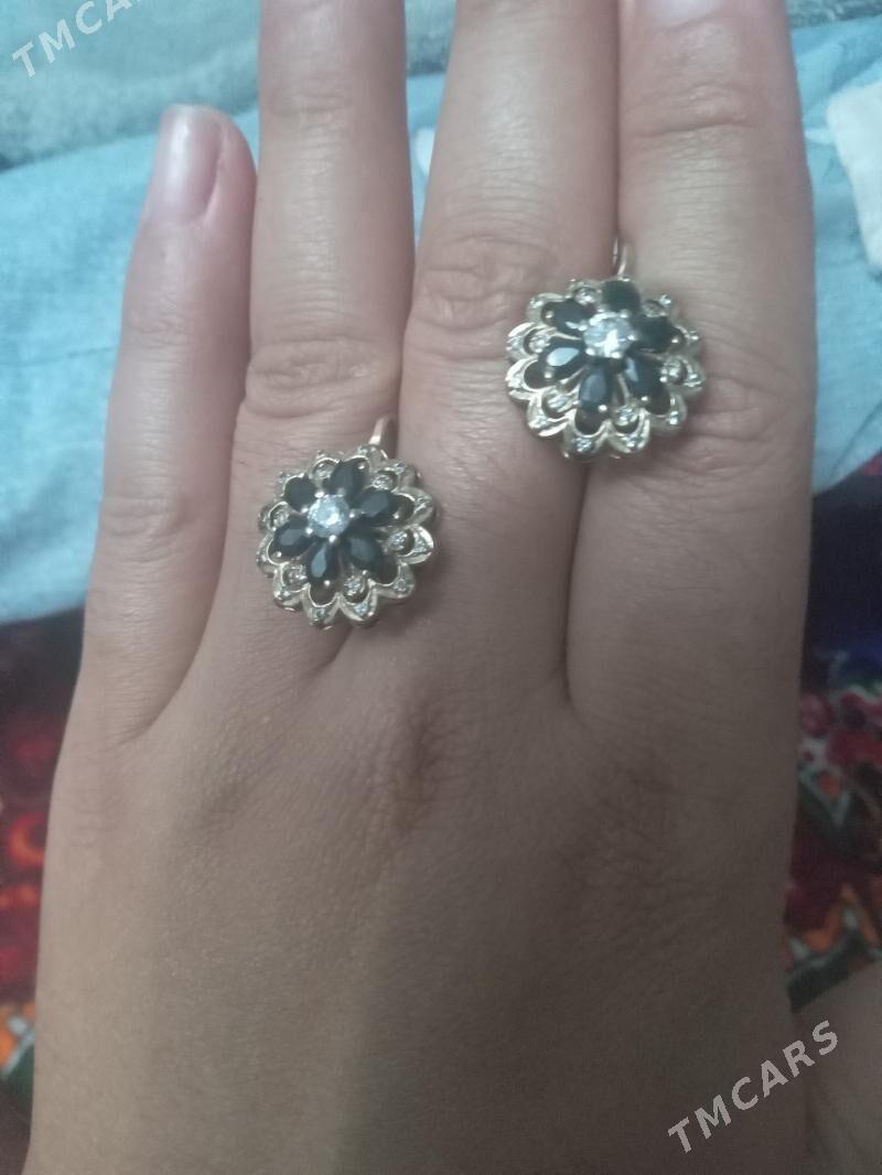 gyzyl gulak halka - Фарап - img 1