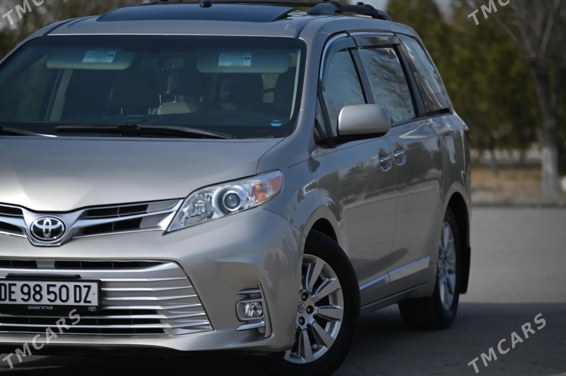 Toyota Sienna 2017 - 440 000 TMT - Дашогуз - img 1