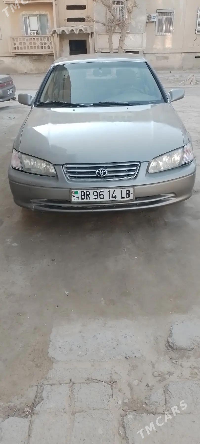 Toyota Camry 2001 - 130 000 TMT - Дарганата - img 1