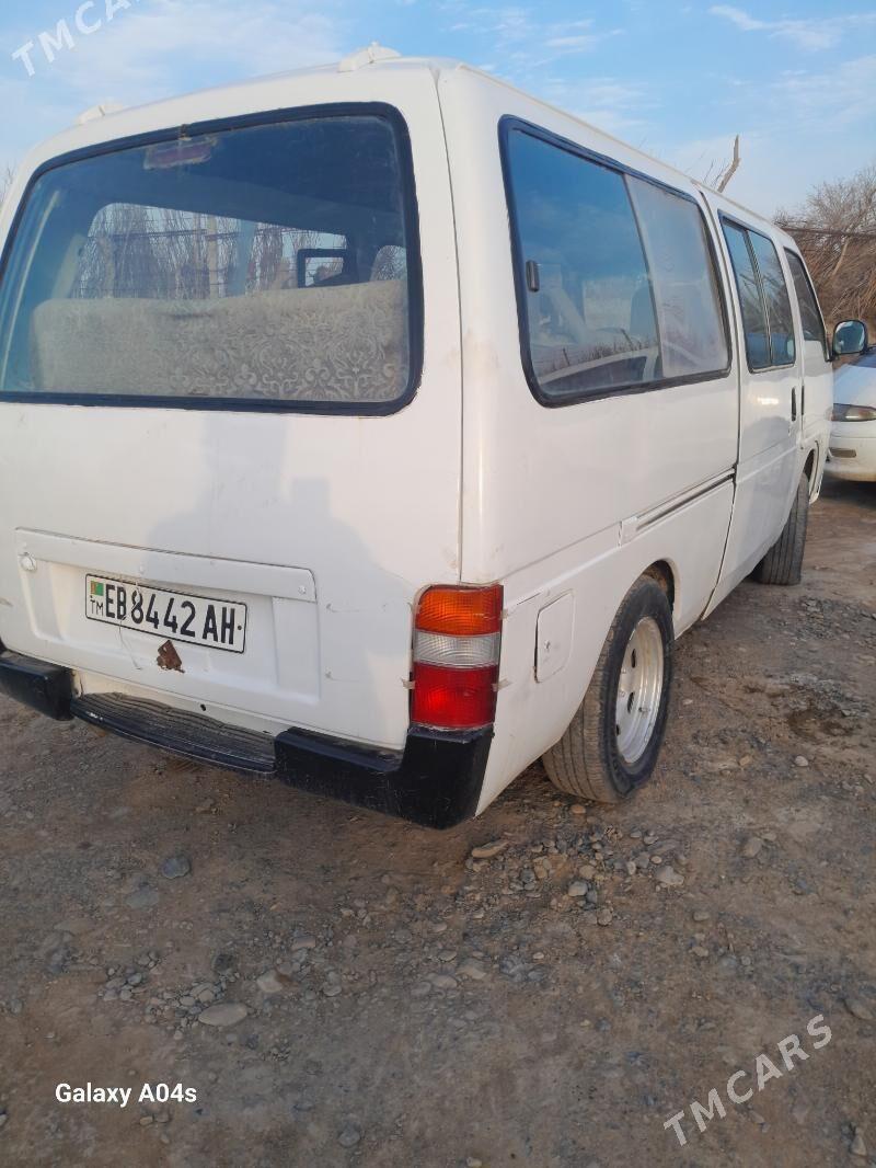 Toyota Hiace 1995 - 50 000 TMT - Теджен - img 1