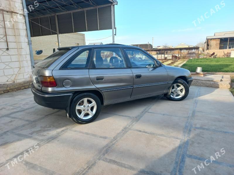 Opel Astra 1993 - 47 000 TMT - Мары - img 1