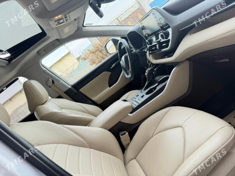 Toyota Highlander 2022 - 700 000 TMT - Ашхабад - img 1