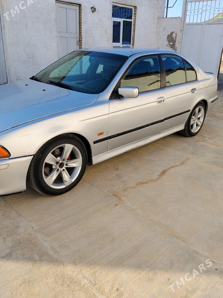 BMW E39 1998 - 90 000 TMT - Ёлётен - img 1