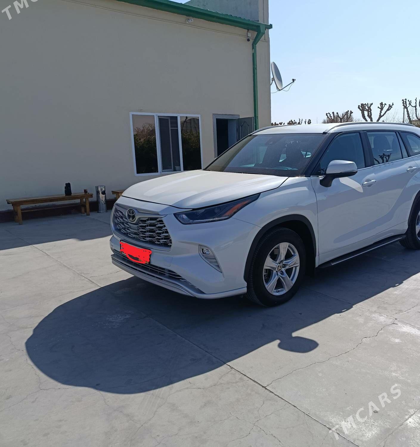 Toyota Highlander 2023 - 520 000 TMT - Мары - img 1