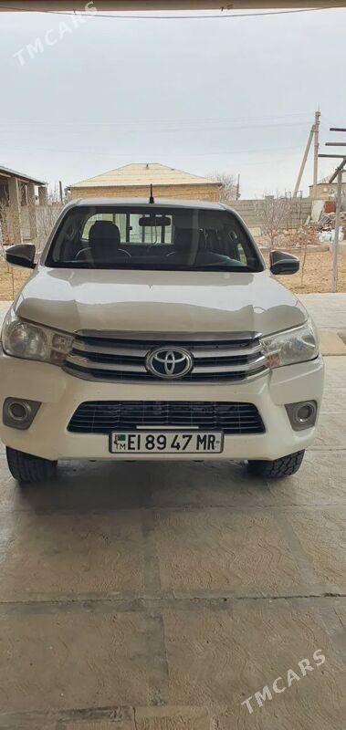 Toyota Hilux 2019 - 420 000 TMT - Мары - img 1