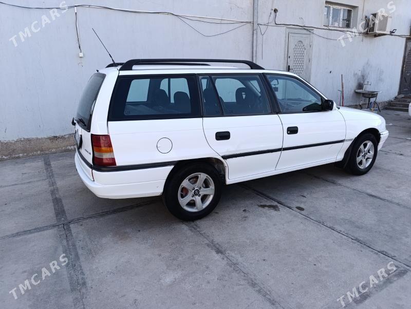 Opel Astra 1996 - 57 000 TMT - Мары - img 1