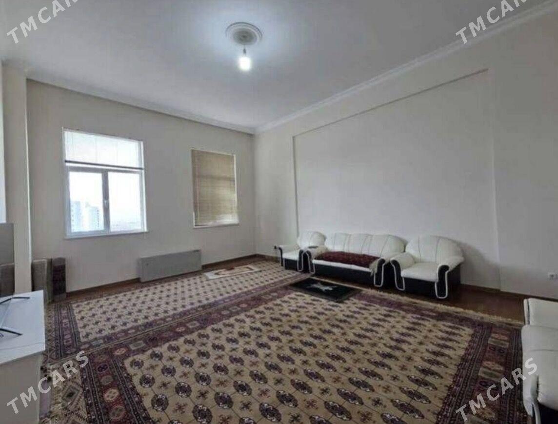 Московская Элитка 5 ком 10 эт - Moskowskiý köç. (10 ýyl abadançylyk şaýoly) - img 1