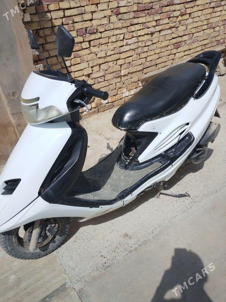 140-lyk skuter - Kaka - img 1