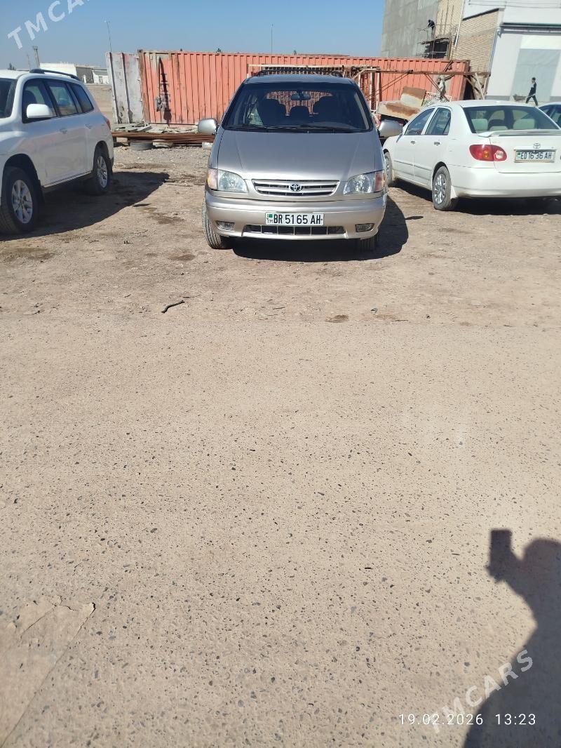 Toyota Sienna 2002 - 170 000 TMT - Теджен - img 1