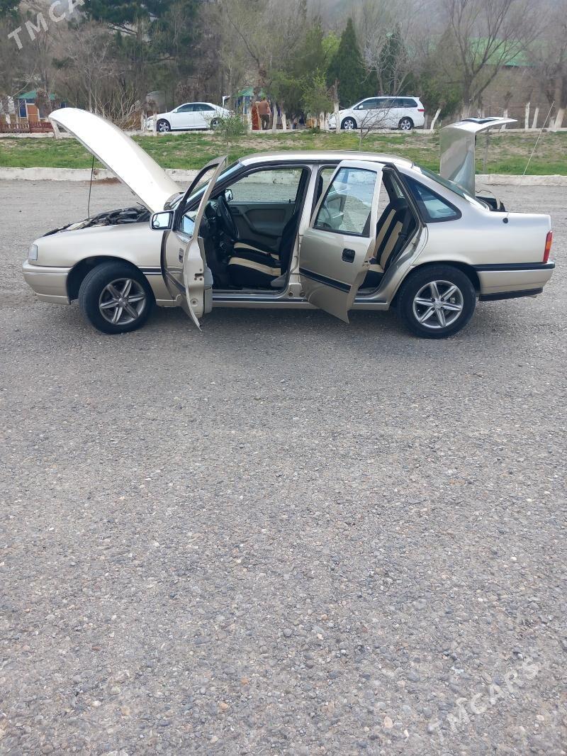 Opel Vectra 1991 - 50 000 TMT - Bäherden - img 1