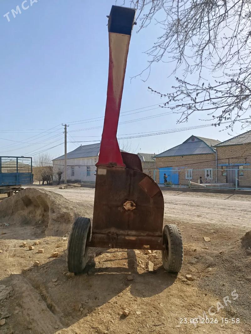 MTZ 80 2007 - 33 000 TMT - Murgap - img 1