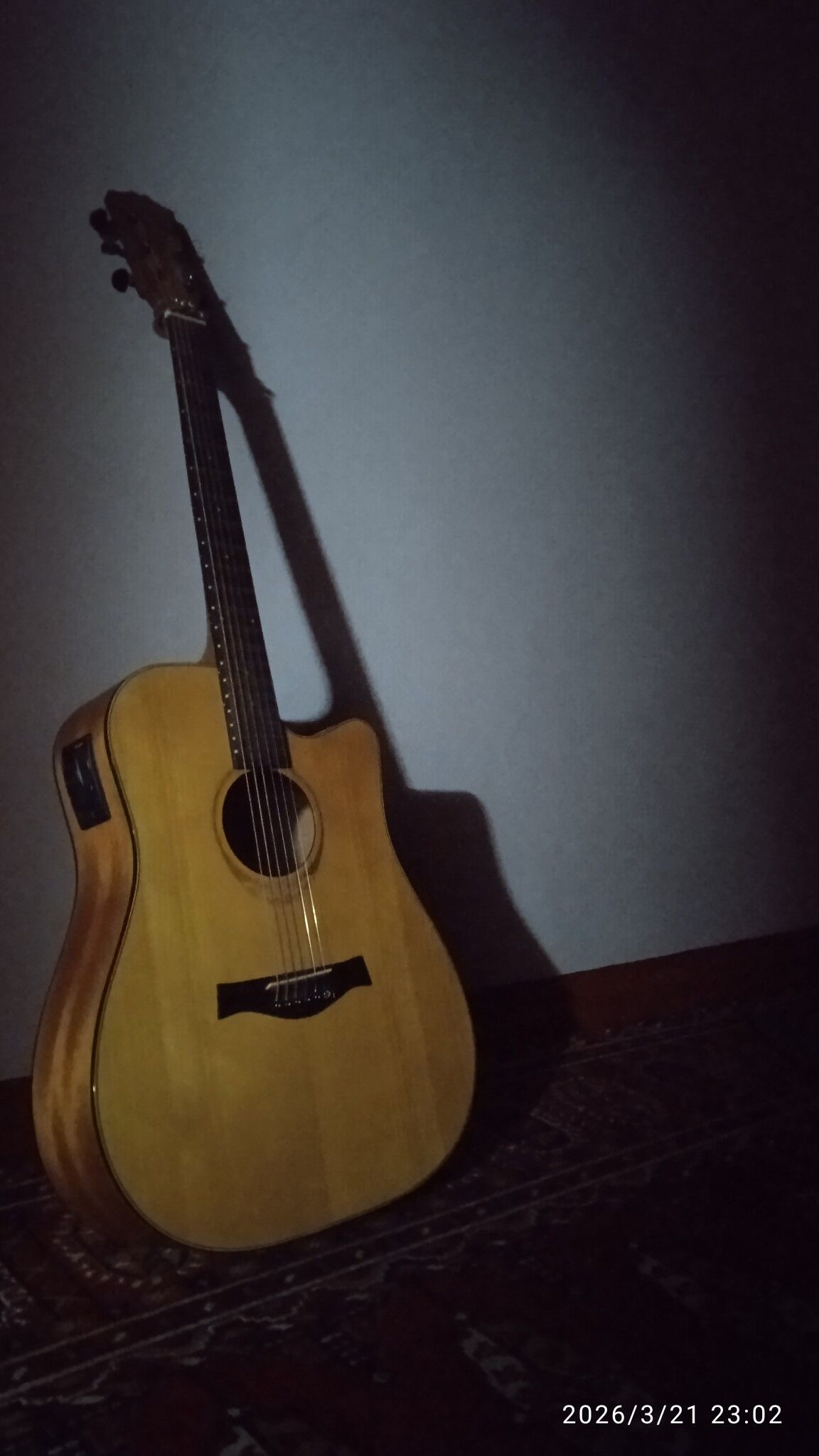 Gitara akustik - Кёнеургенч - img 1