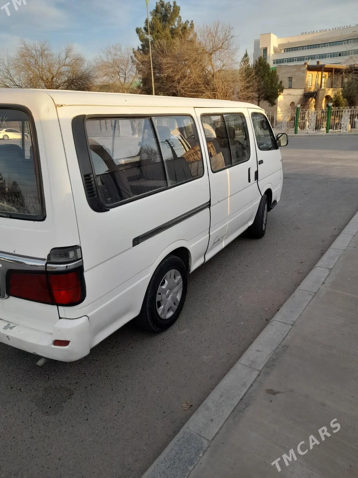 Toyota Hiace 2008 - 105 000 TMT - Байрамали - img 1