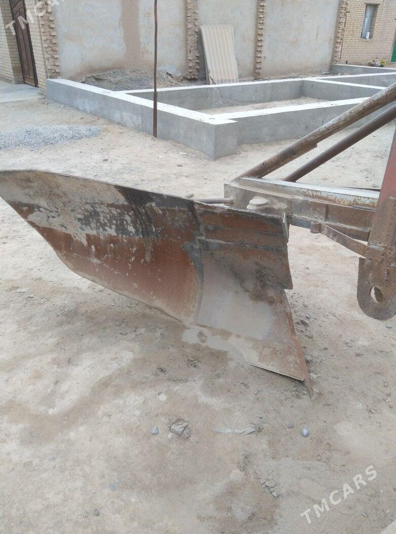 John Deere 2013 - 6 000 TMT - Чарджоу - img 1