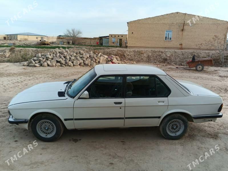 BMW 520 1987 - 28 000 TMT - Farap - img 1