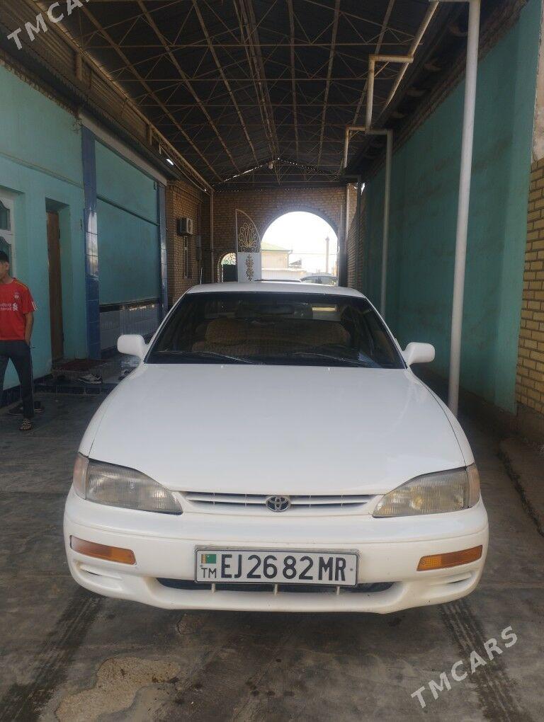 Toyota Camry 1995 - 90 000 TMT - Мары - img 1