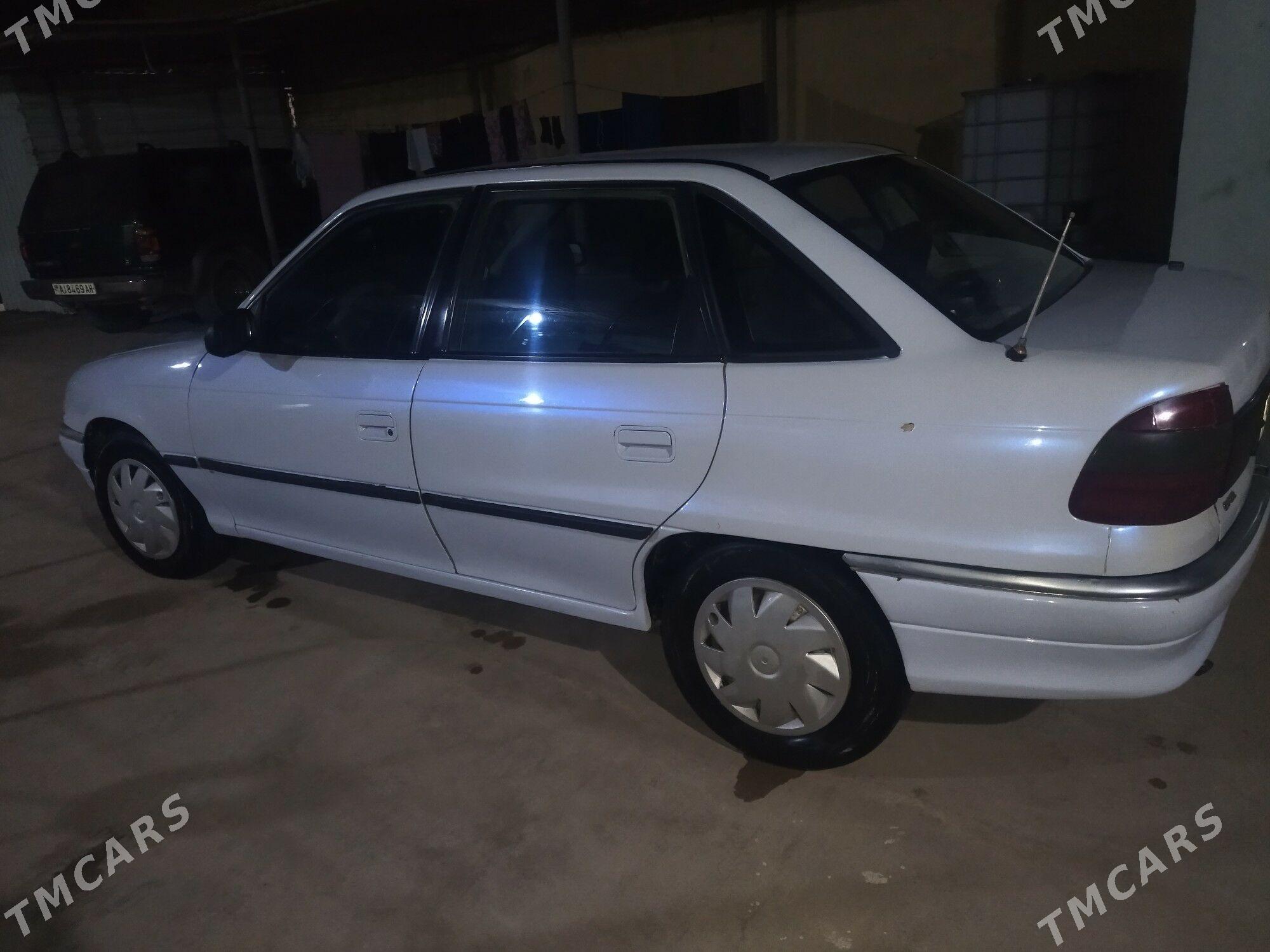 Opel Astra 1995 - 44 000 TMT - Теджен - img 1