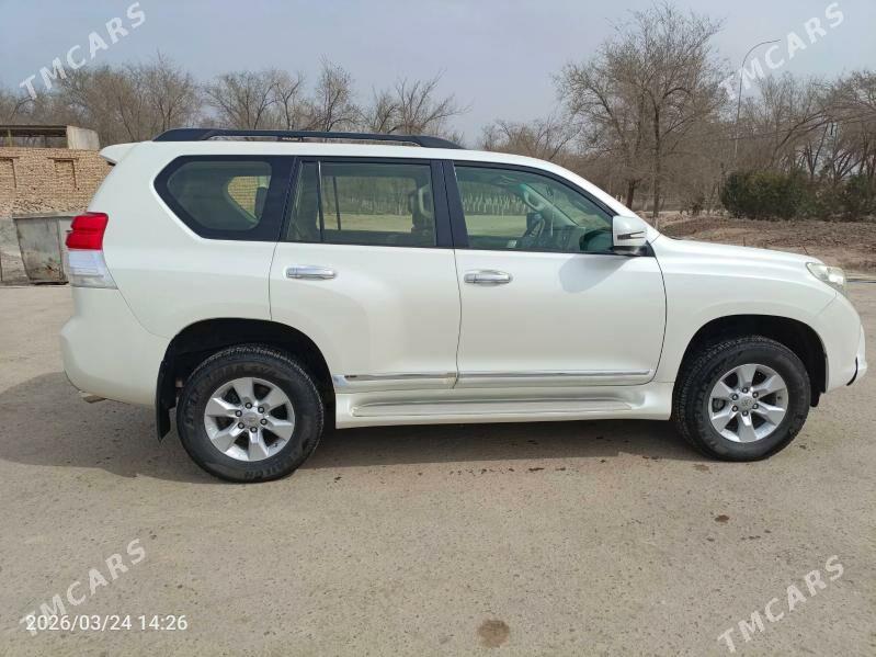 Toyota Land Cruiser Prado 2012 - 600 000 TMT - Гурбансолтан Едже - img 1