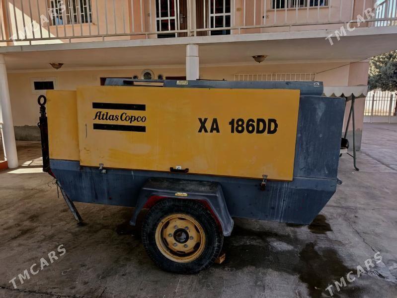 JCB 3CX Pothole Master 2009 - 158 000 TMT - Aşgabat - img 1