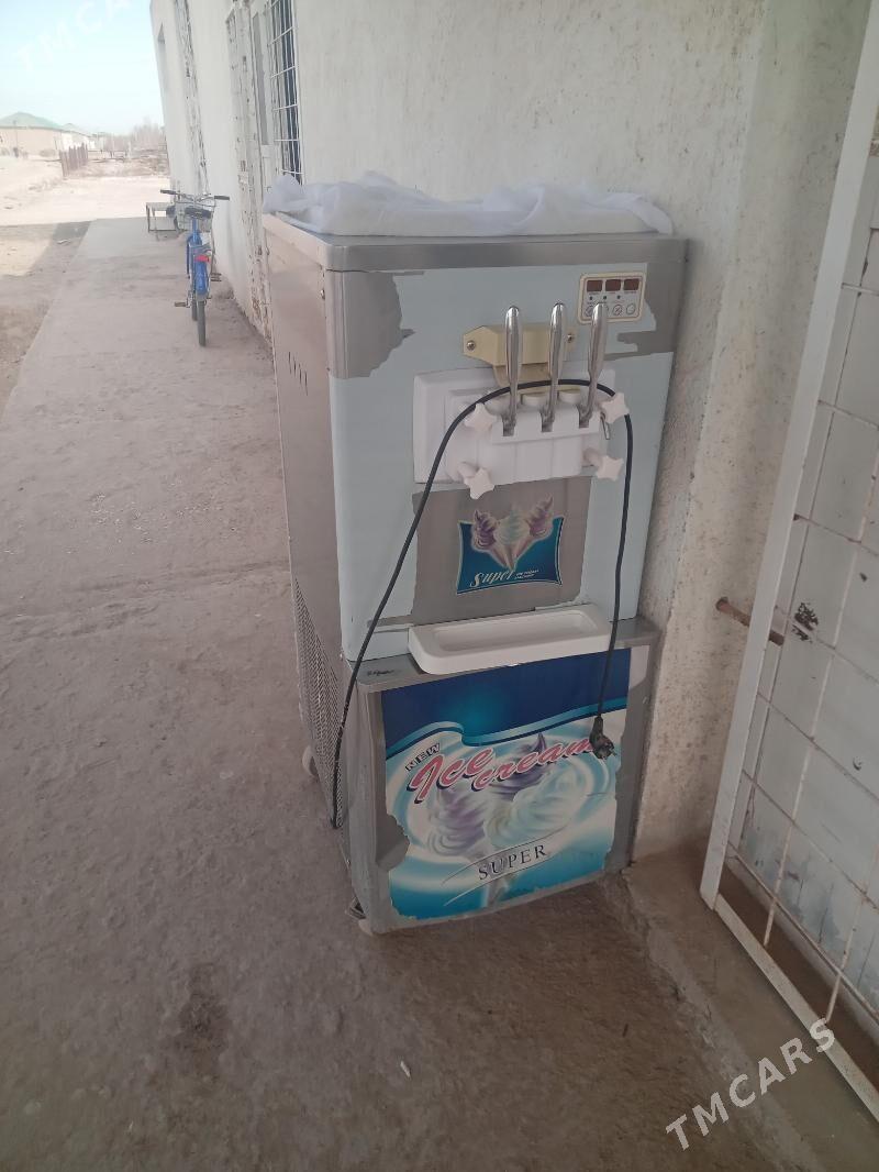 Марожны апарат - Гурбансолтан Едже - img 1