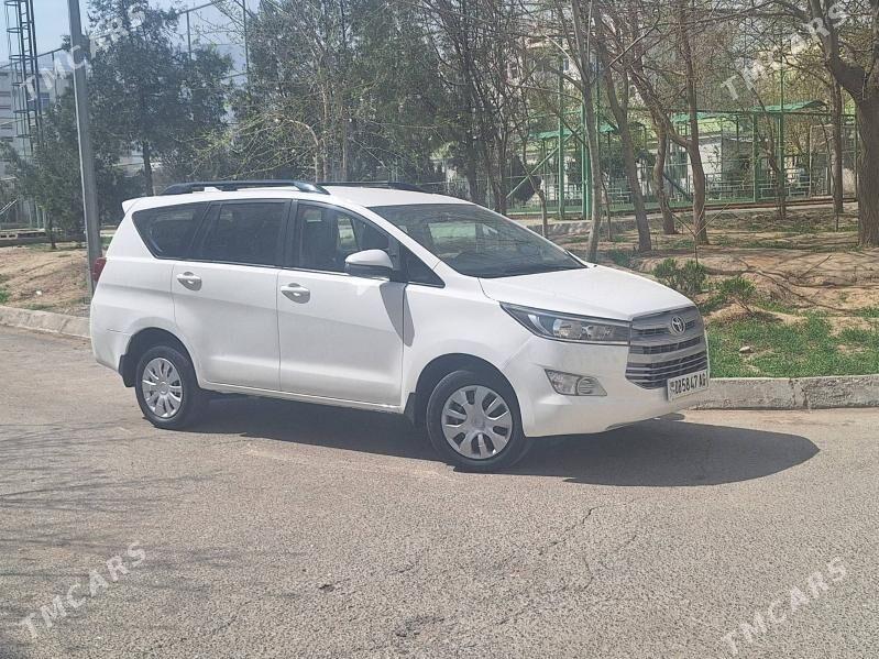 Toyota Innova 2021 - 260 000 TMT - Aşgabat - img 1