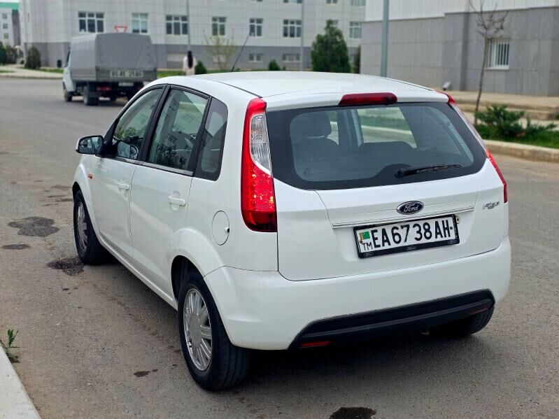Ford Figo 2012 - 139 000 TMT - Aşgabat - img 1