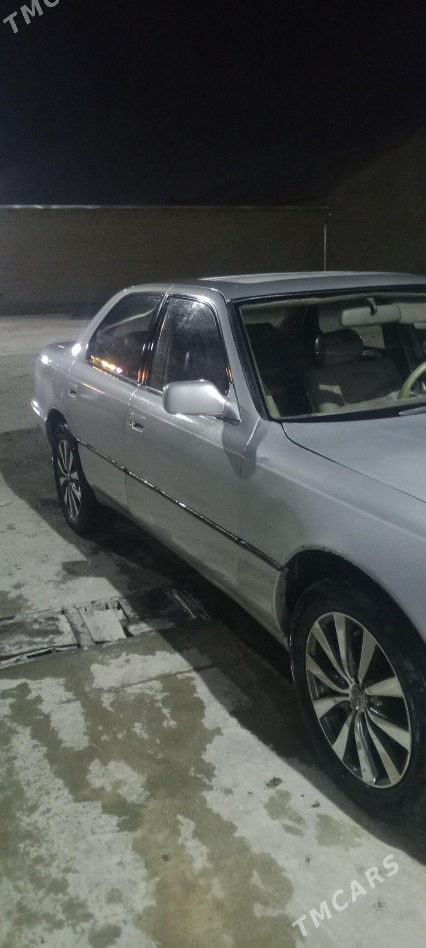 Lexus LS 400 1993 - 60 000 TMT - Саят - img 1