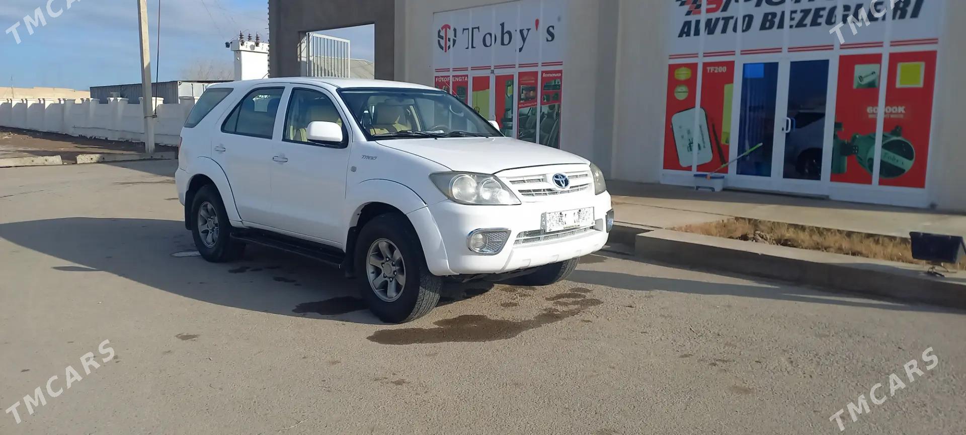 Toyota Fortuner 2006 - 200 000 TMT - Tejen - img 1