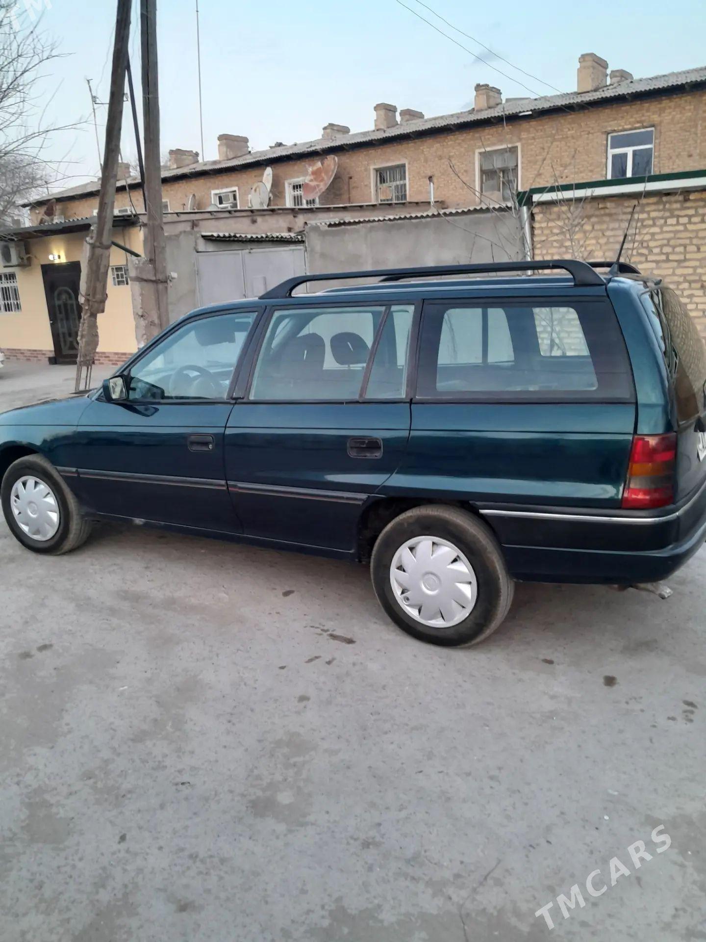 Opel Astra 1993 - 50 000 TMT - Дашогуз - img 1