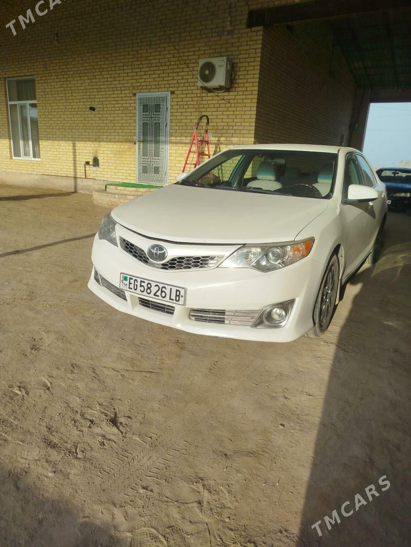 Toyota Camry 2013 - 250 000 TMT - Saýat - img 1