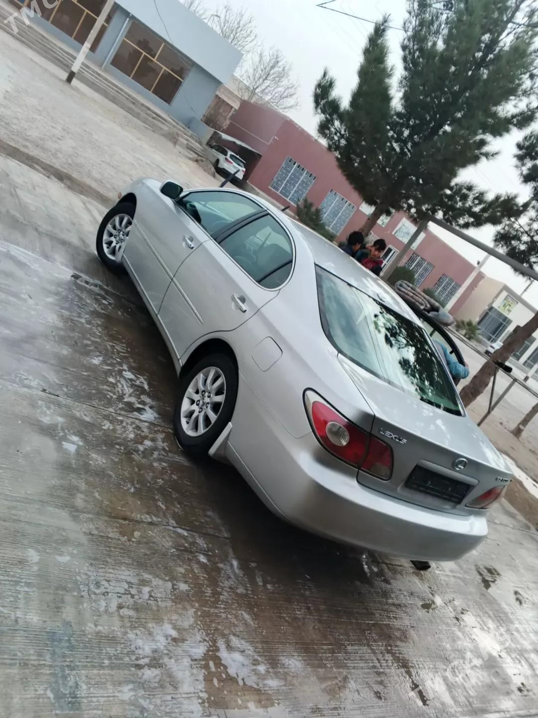 Lexus ES 300 2002 - 240 000 TMT - Dostluk - img 1