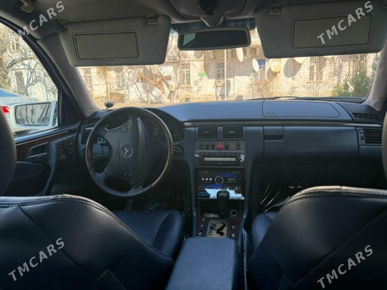 Mercedes-Benz E320 1999 - 100 000 TMT - Türkmenbaşy - img 1