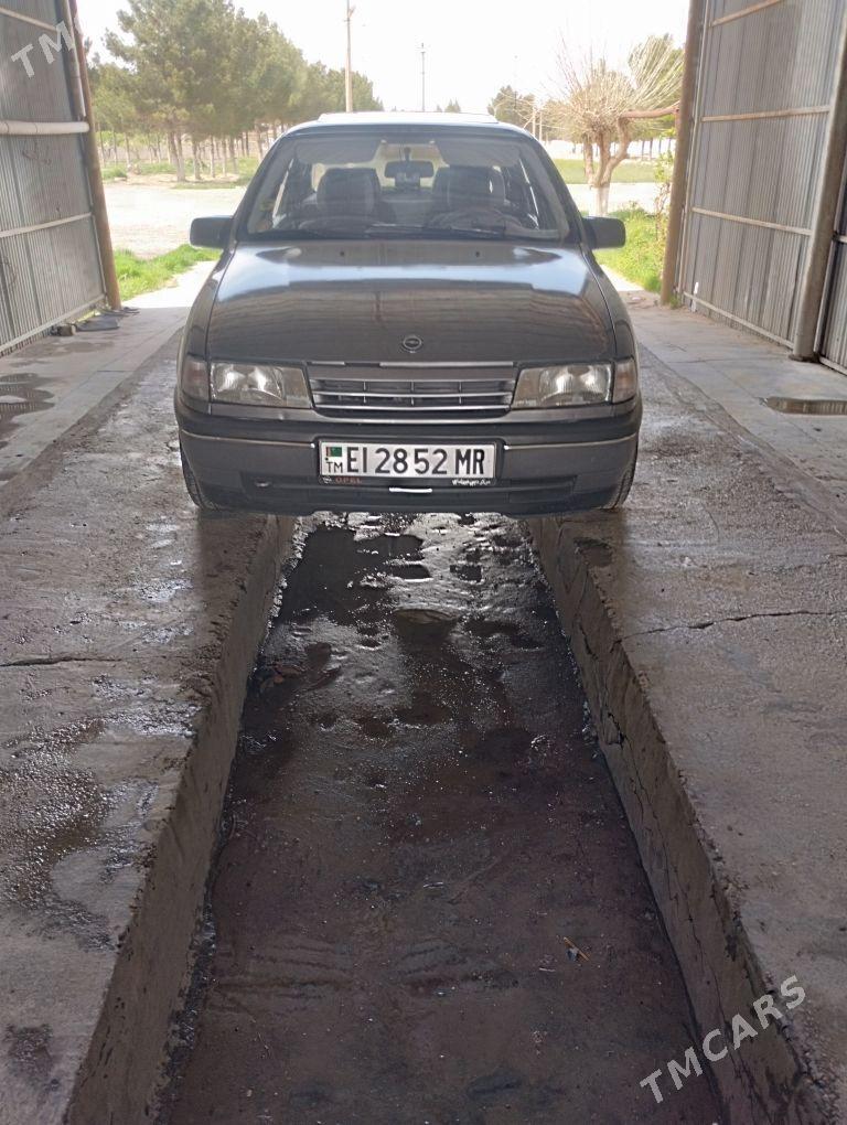 Opel Vectra 1991 - 55 000 TMT - Мары - img 1
