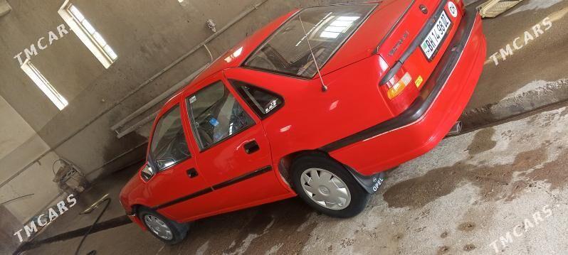 Opel Vectra 1993 - 36 000 TMT - Губадаг - img 1