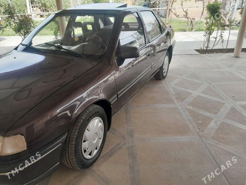 Opel Vectra 1992 - 47 000 TMT - Мары - img 1
