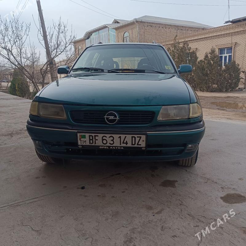 Opel Astra 1997 - 50 000 TMT - Гурбансолтан Едже - img 1