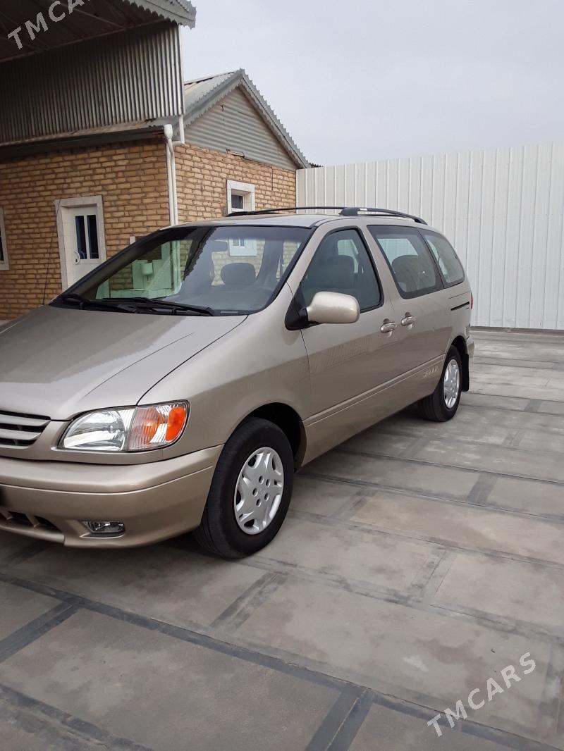 Toyota Sienna 2002 - 210 000 TMT - Мары - img 1