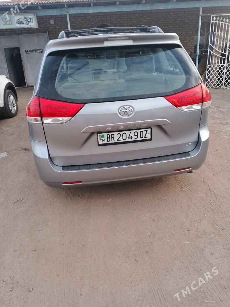 Toyota Sienna 2011 - 310 000 TMT - Gubadag - img 1